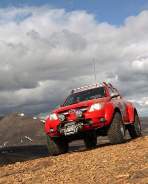 Toyota Hilux Invincible Double Cab Arctic Trucks '2010